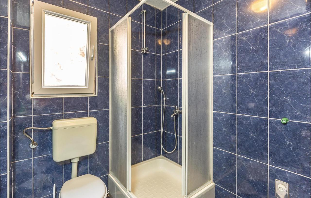2 Bedroom Beautiful Apartment In Makarska Exterior foto